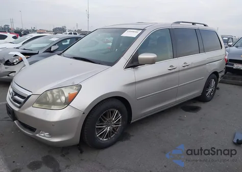 2006 Honda Odyssey Touring z USA, uszkodzony, nr VIN 5FNRL38846B045009
